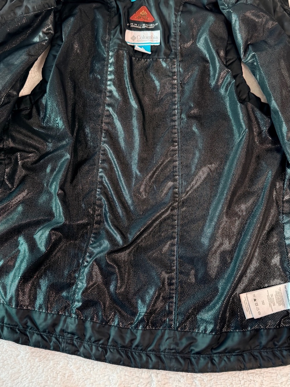 Columbia Metallic Black Insulated Vest - Picture 3 of 4